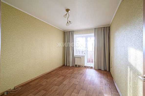 
   Продам 3-комнатную, 62.8 м², Красных Зорь ул, 3/2

. Фото 6.