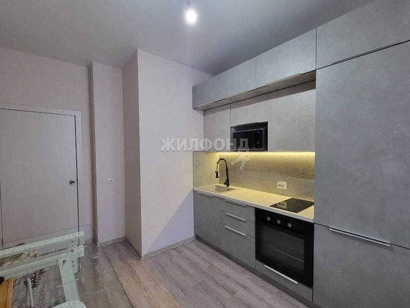 
   Продам 1-комнатную, 32.9 м², Бородина ул, 56

. Фото 1.