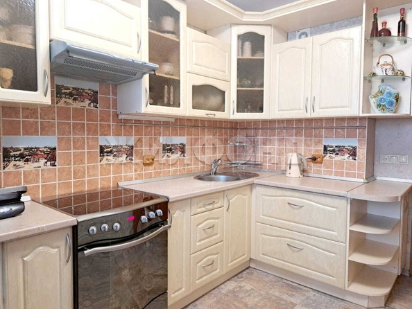 
   Продам 2-комнатную, 59.2 м², Есенина ул, 31/1

. Фото 3.