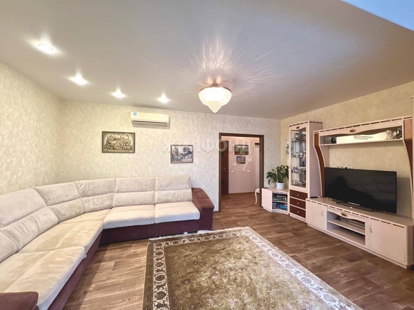 
   Продам 2-комнатную, 59 м², Семьи Шамшиных ул, 90/5

. Фото 2.