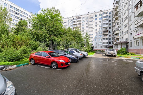 
  Продается 3-комн. квартира, 57.1 м², Дзержинского пр-кт, д. 12
. Фото 5.