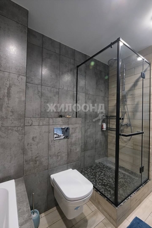 
   Продам 2-комнатную, 82.8 м², Добролюбова ул, 18/1

. Фото 20.