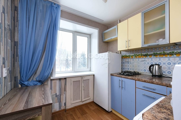 
   Продам 1-комнатную, 31 м², Макаренко ул, 27

. Фото 4.