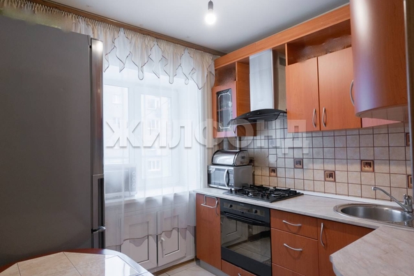 
   Продам 3-комнатную, 56.3 м², Жуковского ул, 117

. Фото 12.
