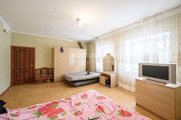 
   Продам 4-комнатную, 105.6 м², Невельского ул, 57/1

. Фото 33.