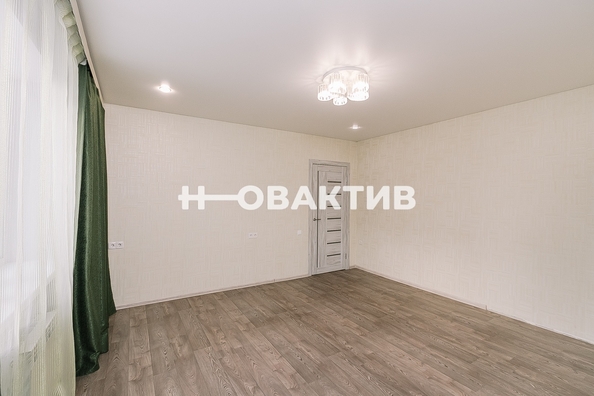 
   Продам 2-комнатную, 55.4 м², Объединения ул, 24

. Фото 3.