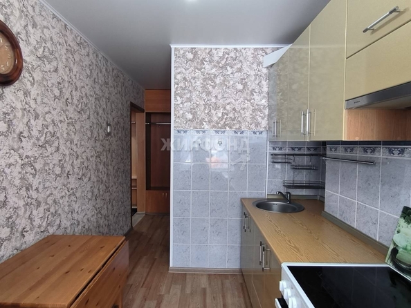 
   Продам 2-комнатную, 42.7 м², Связистов ул, 121

. Фото 13.