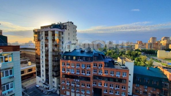 
   Продам 3-комнатную, 188.8 м², Щетинкина ул, 49

. Фото 24.