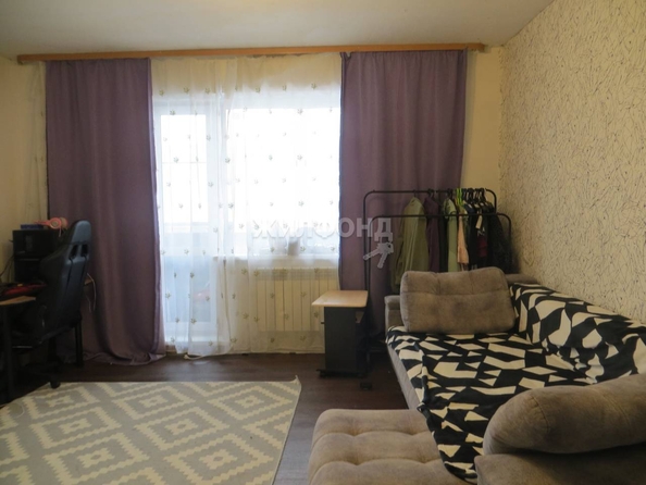 
   Продам 4-комнатную, 80 м², Троллейная ул, 130

. Фото 2.