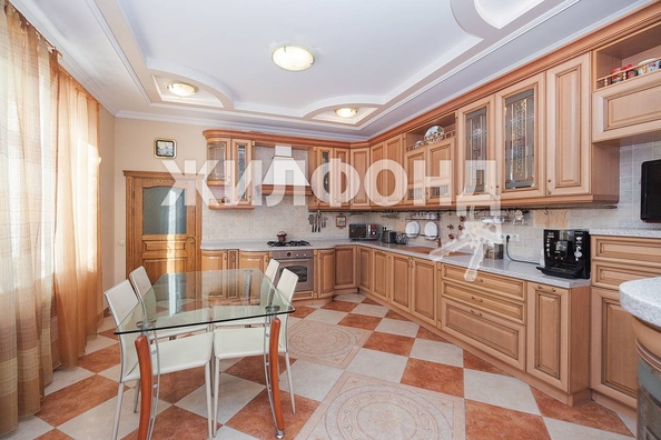 
   Продам дом, 556 м², Новосибирск

. Фото 5.