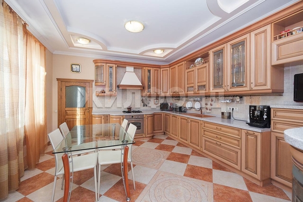 
   Продам дом, 556 м², Новосибирск

. Фото 5.