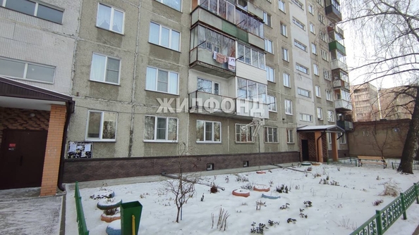 
   Продам 3-комнатную, 59.8 м², Невельского ул, 61

. Фото 18.