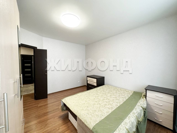 
   Продам 3-комнатную, 71.9 м², 2-й (4 мкр.) кв-л, 233

. Фото 5.