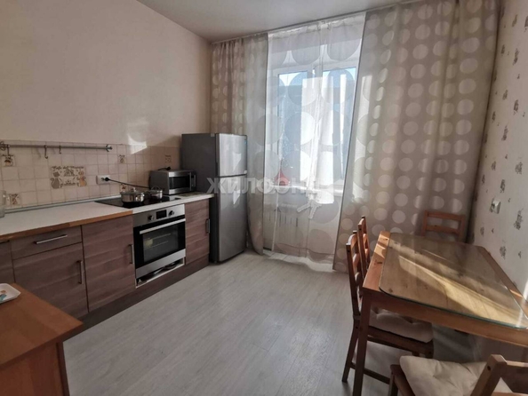 
   Продам 1-комнатную, 43 м², , 6

. Фото 3.