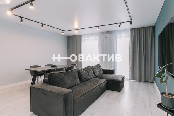 
   Продам 4-комнатную, 102 м², Красный пр-кт, 323/3

. Фото 1.