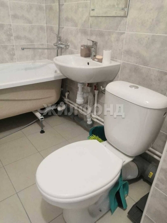 
   Продам студию, 24 м², Петухова ул, 162

. Фото 5.