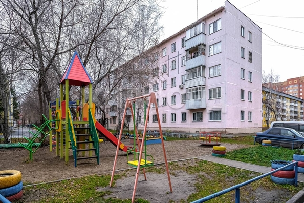 
  Продается 4-комн. квартира, 61 м², Петухова ул, д. 110
. Фото 6.