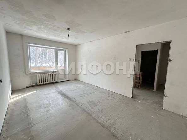 
   Продам 1-комнатную, 38 м², Краснообск, 4

. Фото 1.