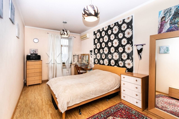 
   Продам 4-комнатную, 111.8 м², Урицкого ул, 13

. Фото 13.