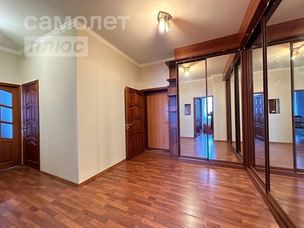 
   Продам 3-комнатную, 67.7 м², Кемеровская ул, 24

. Фото 9.