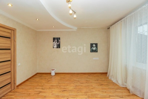 
   Продам 3-комнатную, 65 м², Дмитриева ул, 19

. Фото 4.