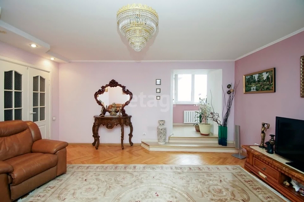 
   Продам 3-комнатную, 78 м², Маршала Жукова ул, 105

. Фото 5.