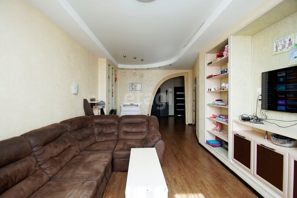 
   Продам 2-комнатную, 77.8 м², Маршала Жукова ул, 107

. Фото 3.