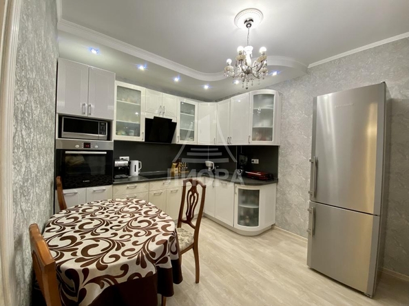 
   Продам 3-комнатную, 73 м², Линия 13-я ул, 37/2

. Фото 10.