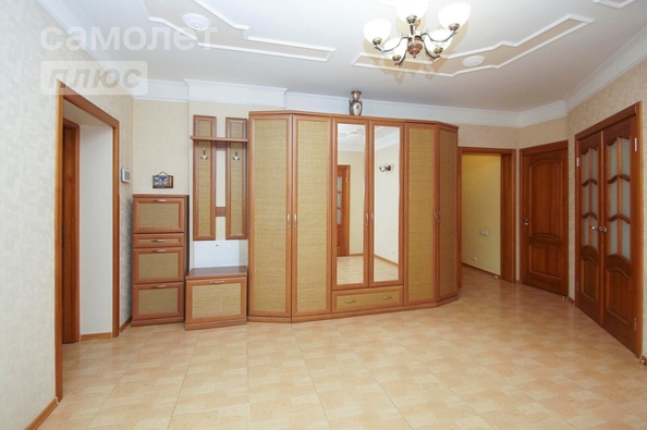 
   Продам 5-комнатную, 210 м², Омская ул, 115/1

. Фото 6.