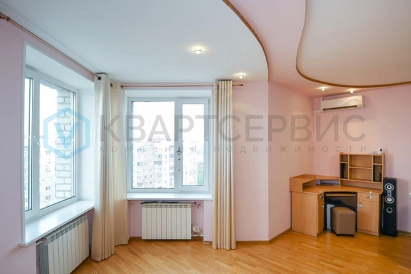 
   Продам 4-комнатную, 160.2 м², Масленникова ул, 80

. Фото 2.