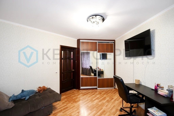 
   Продам 3-комнатную, 83.6 м², Школьный б-р, 3

. Фото 4.