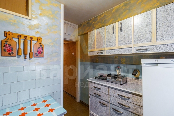 
   Продам 3-комнатную, 50 м², Блюхера ул, 12А

. Фото 2.