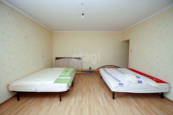 
   Продам 3-комнатную, 123.8 м², 5 Армии ул, 10

. Фото 1.