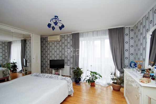 
   Продам 3-комнатную, 78 м², Маршала Жукова ул, 105

. Фото 3.