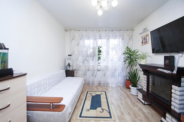 
   Продам 2-комнатную, 49 м², Красных Зорь ул, 150

. Фото 8.