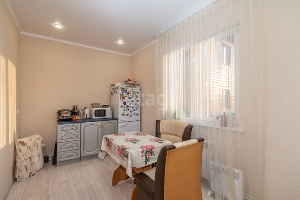 
   Продам дом, 230 м², Троицкое

. Фото 2.