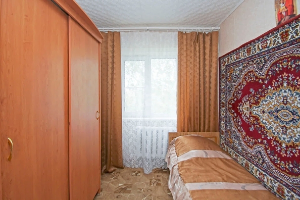 
   Продам 4-комнатную, 59.5 м², Петра Осминина ул, 17В

. Фото 1.