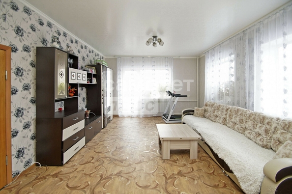 
  Продается дом, 273.5 м², Омск
. Фото 2.