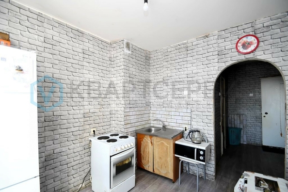 
  Продается 1-комн. квартира, 33 м², Тарская ул, д. 261к1
. Фото 3.