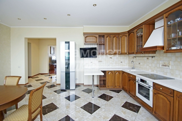 
  Продается 3-комн. квартира, 140.7 м², Маршала Жукова ул, д. 101
. Фото 3.