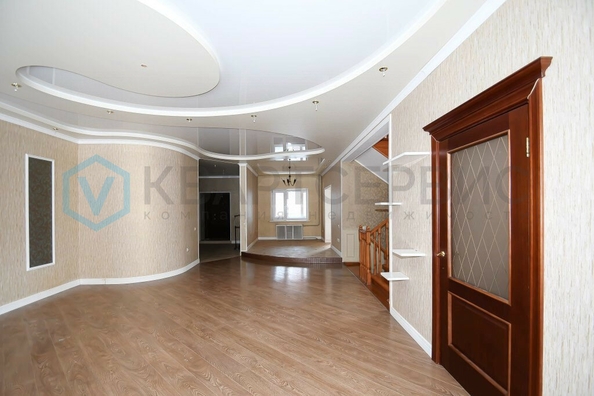 
  Продается дом, 305 м², Омск
. Фото 3.
