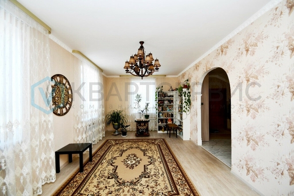 
  Продается дом, 222 м², Омск
. Фото 1.