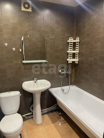 
  Продается 1-комн. квартира, 34 м², Кировская 8-я ул, д. 70
. Фото 3.