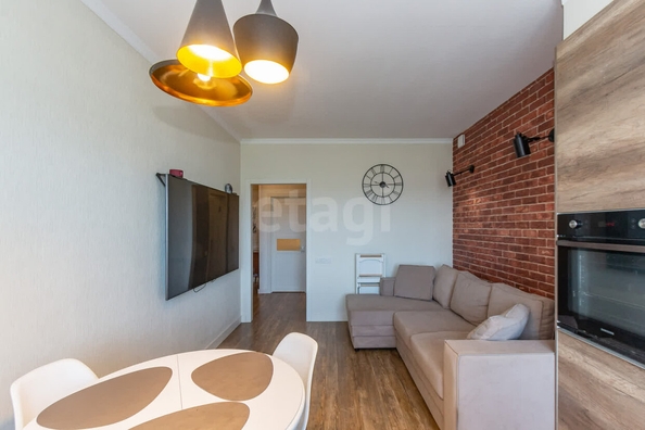 
  Продается 2-комн. квартира, 77 м², Булгакова ул, д. 4
. Фото 2.