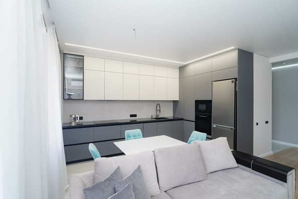 
  Продается 2-комн. квартира, 84 м², Пригородная ул, д. 27
. Фото 2.