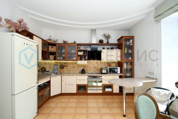 
  Продается дом, 300 м², Омск
. Фото 4.