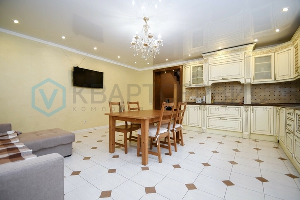 
  Продается дом, 180 м², Омск
. Фото 1.