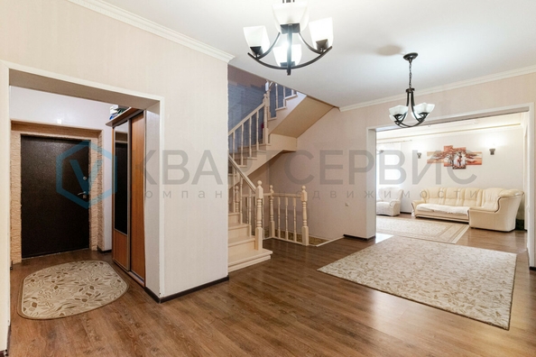 
  Продается дом, 368.4 м², Омск
. Фото 2.