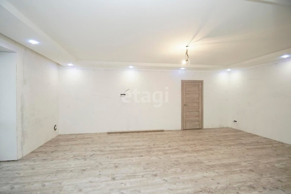 
  Продается 2-комн. квартира, 71 м², 25 лет Октября ул, д. 15
. Фото 2.