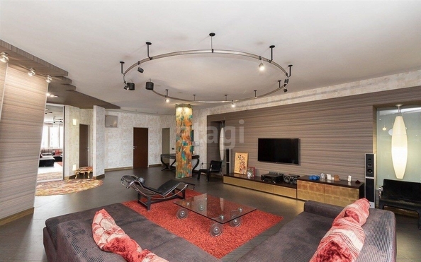 
  Сдается 3-комн. квартира, 160 м², Чернышевского ул, д. 3
. Фото 3.